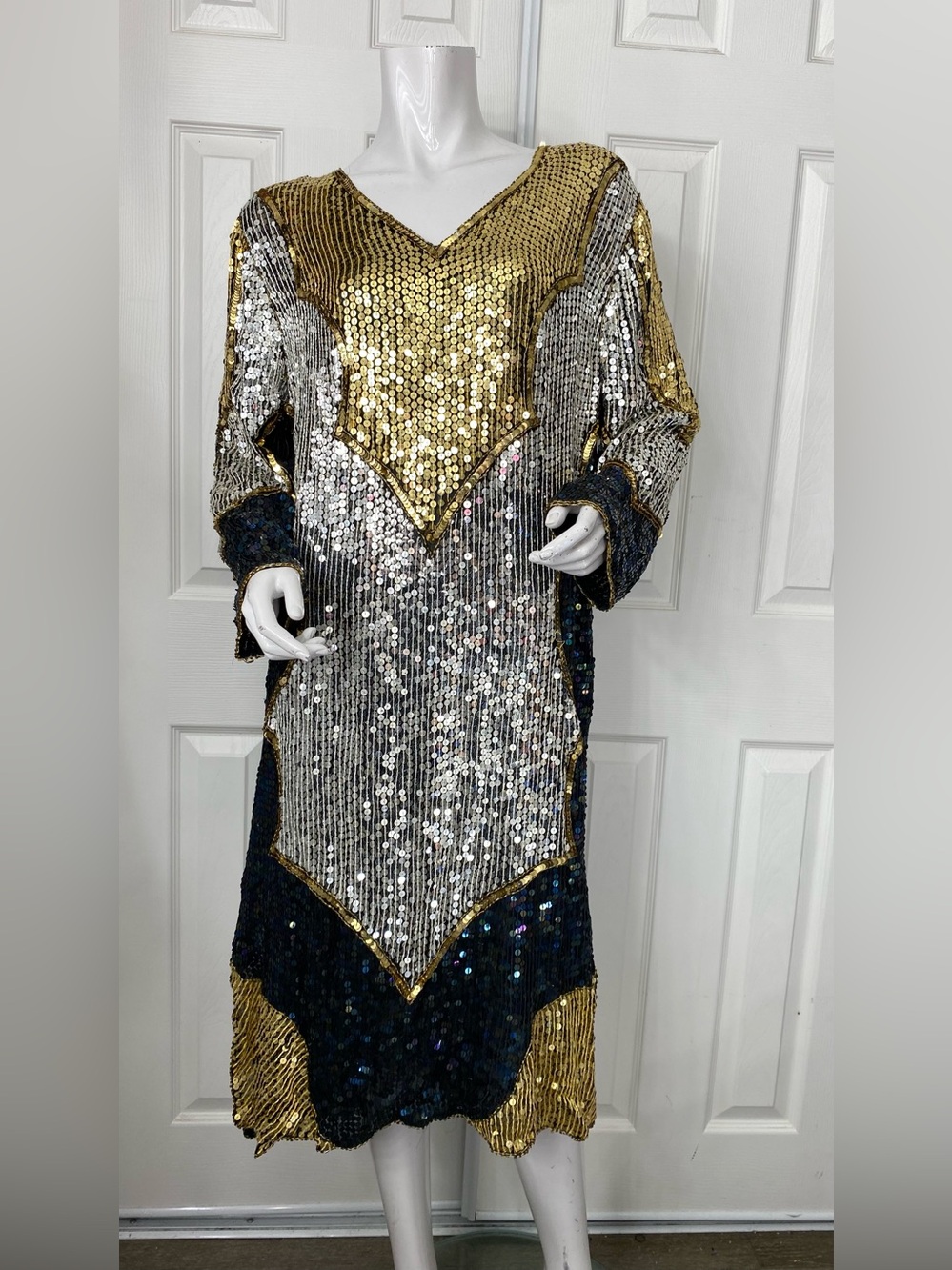 ‼️Vintage Gold, Silver & Black Sequin Long-Sleeve Evening Dress